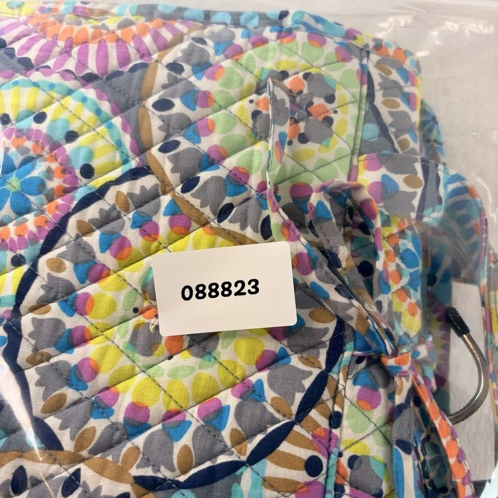 VERA BRADLEY Iconic Hanging Travel Organizer Cosmetics Sunny Medallion EUC